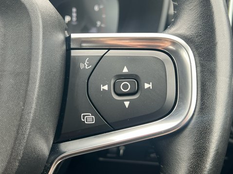 Volvo XC40 B4 INSCRIPTION PRO MHEV 32