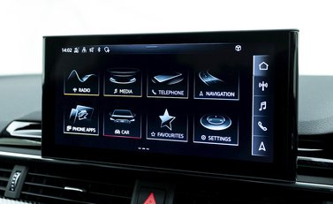 Audi RS4 Avant Carbon Black 18