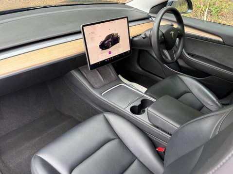 Tesla Model 3 Model 3 Standard Range + 4dr 3