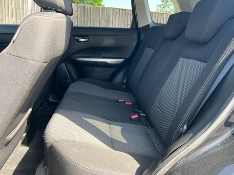 Suzuki Vitara SZ-T BOOSTERJET MHEV 9