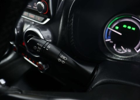 Nissan Juke 1.6 Juke N-Connecta HEV CVT 5dr 33