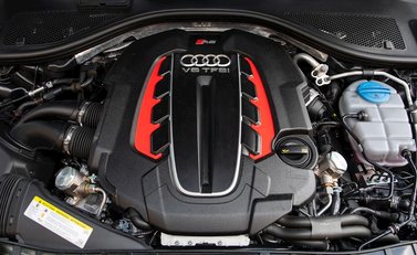 Audi RS6 Avant Performance 30