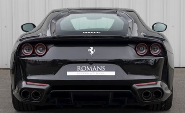 Ferrari 812 Superfast 5