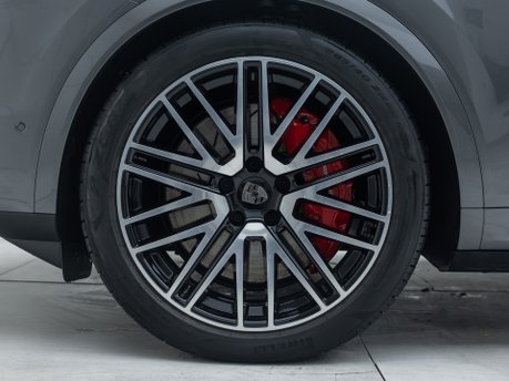 Porsche Cayenne TURBO E-HYBRID 