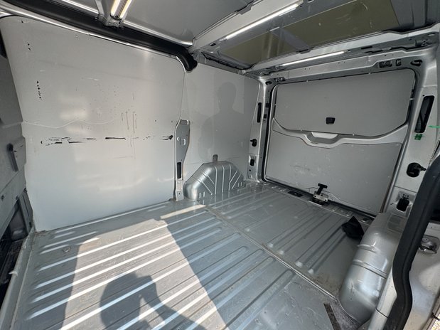 Ford Transit Custom SWB L1H1 Low Roof Limited 280 Air Con Alloys Sensors EURO 6 11