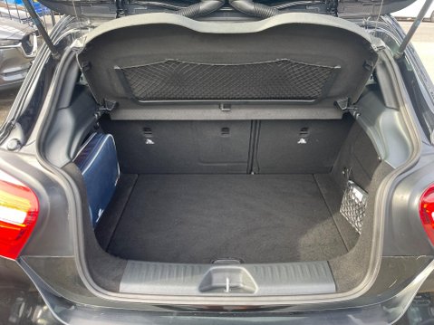 Mercedes-Benz A Class 2.1 A200d Sport (Premium Plus) 7G-DCT Euro 6 (s/s) 5dr 37