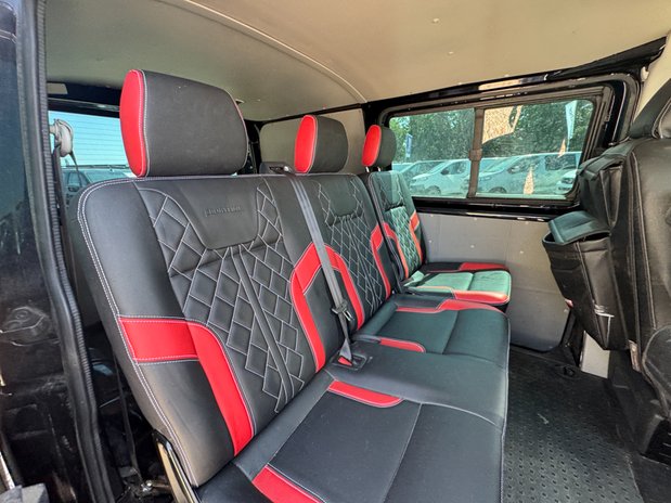 Volkswagen Transporter Crew Cab [SOLD KH] AUTO SWB L1H1 T32 Sportline Air Con Alloys Sensors EURO 17