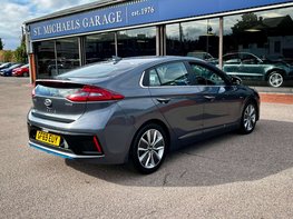 Hyundai IONIQ 1.6 IONIQ Premium SE FHEV Semi-Auto 5dr 8