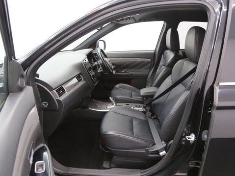 Mitsubishi Outlander 2.4h TwinMotor 13.8kWh 4h CVT 4WD Euro 6 (s/s) 5dr 23