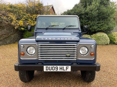 Land Rover Defender 2.4 TDCi Pickup 2dr Diesel Manual 4WD SWB Euro 4 (122 bhp) 4
