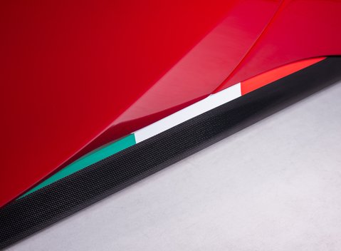 Ferrari SF90 Spider 38