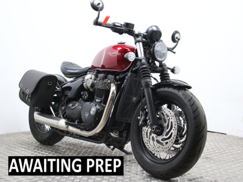 Triumph Bobber BONNEVILLE BOBBER 1