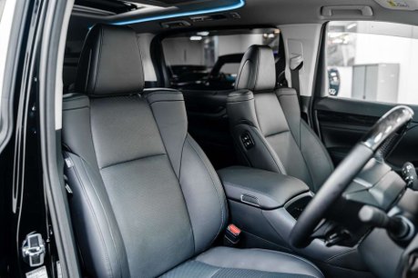 Toyota Alphard 2.5 MPV 2.5 SUV Automatic Petrol Hybrid 3