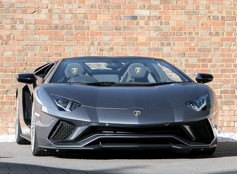 Lamborghini Aventador S LP740-4 Roadster 1