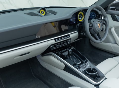 Porsche 911 Turbo S Cabriolet (992) 19