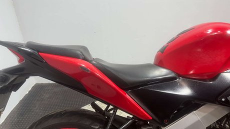 Honda CBR 2013 SPORTS BIKE PROJECT BIKE PARTS BIKE BREAKER 125CC 9