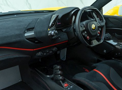 Ferrari 488 Pista 14