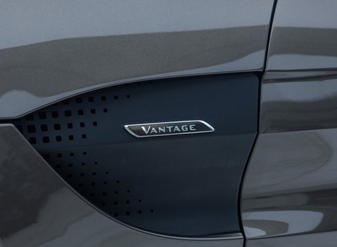 Aston Martin Vantage 007 Edition 44