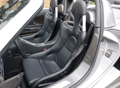 Porsche Carrera GT 14