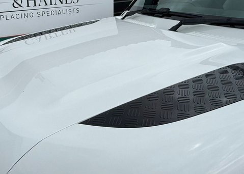 Land Rover Defender 90 3.0 D250 MHEV X-Dynamic SE SUV 3dr Diesel Auto 4WD Euro 6 (s/s) (250 ps) 31