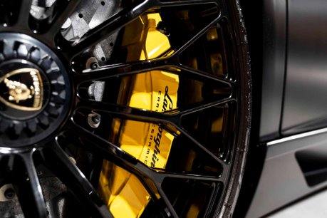 Lamborghini Aventador SV AD PERSONAM. FACTORY SATIN CARBON FIBRE EXT. COMFORT SEATS. FRONT LIFT. 12