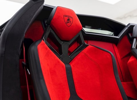 Lamborghini Aventador SV LP 750-4 Roadster 15