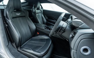 Aston Martin Vantage 11