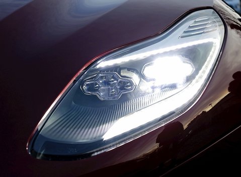 Aston Martin DB11 Launch Edition 25