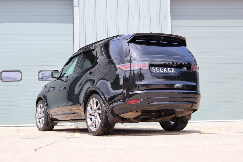 Land Rover Discovery 2023 R-DYNAMIC SE MHEV rear seat conversion deployable side steps  6