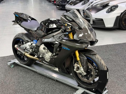 Yamaha R1M 1000 Super Sports Petrol Manual (200 ps) 1