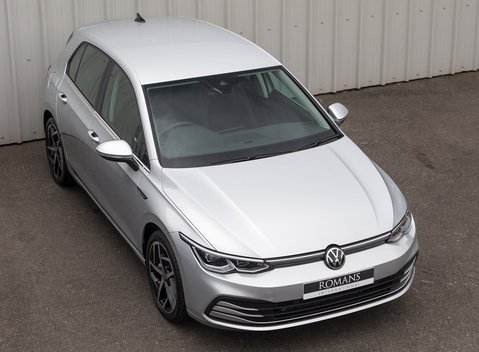 Volkswagen Golf 8 2.0 TDI Style 8