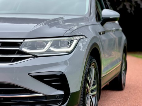 Volkswagen Tiguan 2.0 TDI Elegance DSG 4Motion Euro 6 (s/s) 5dr 34