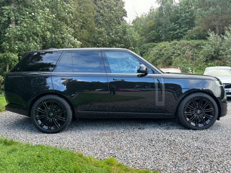 Land Rover Range Rover 3.0 Range Rover SE D MHEV Auto 4WD 5dr 3