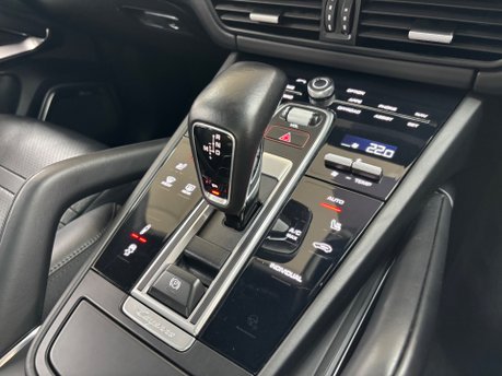 Porsche Cayenne 4.0 V8 E-Hybrid 17.9kWh Turbo S Coupe 5dr Petrol Plug-in Hybrid (680ps) 33