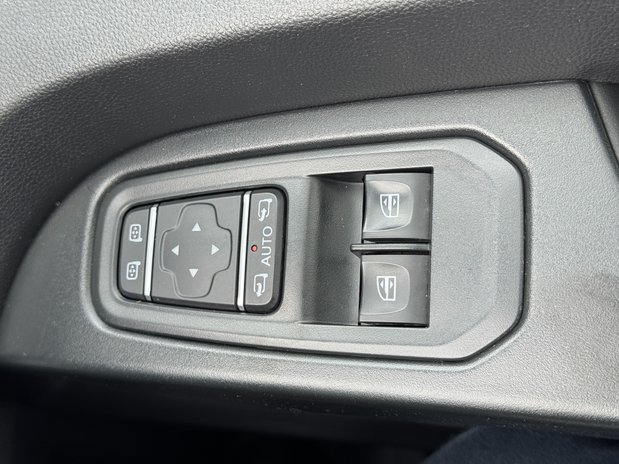 Renault Trafic SWB L1H1 Low Roof Sport SL28 Air Con Alloys Sensors Cam EURO 6 24