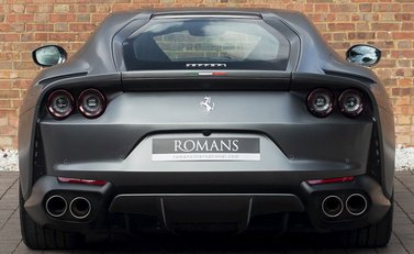 Ferrari 812 Superfast 5