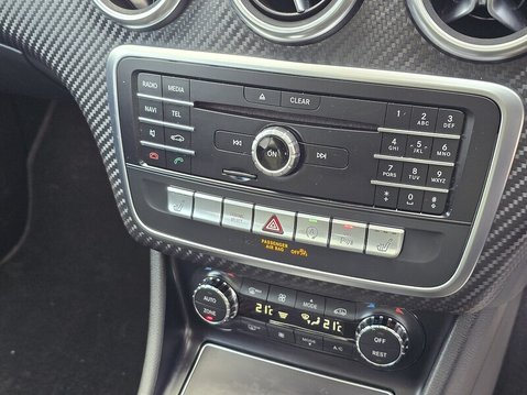 Mercedes-Benz A Class A 200 AMG LINE PREMIUM PLUS 28