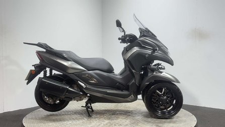Yamaha Tricity 300 2022 ONLY 4K TRIKE 3 WHEELER RIDE ON A CAR LICENCE NEW MOT 300CC