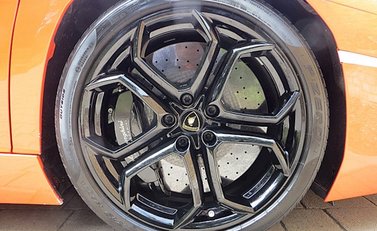 Lamborghini Aventador LP 700-4 6