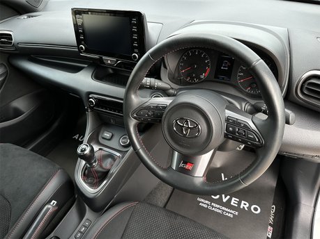 Toyota Yaris GR-Y CIRCUIT 54