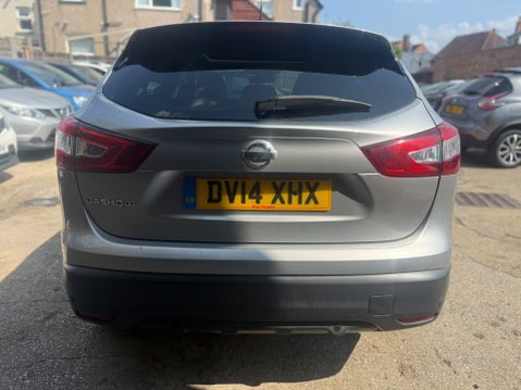 Nissan Qashqai 1.2 DIG-T Acenta Premium SUV 5dr Petrol Manual 2WD 4