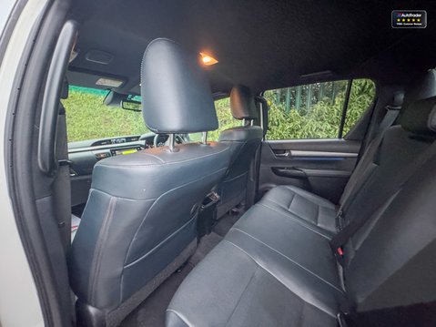 Toyota Hilux Invincible X | AUTO | D-4D | Camera | Nav | 2.8 LT | No VAT| 10