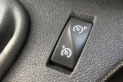 Renault Master ML35TW 130 ps dCi Business Tipper with Air Con / Tow Axle / Sat Nav 27