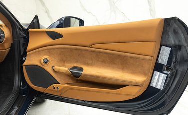 Ferrari 488 SPIDER 37