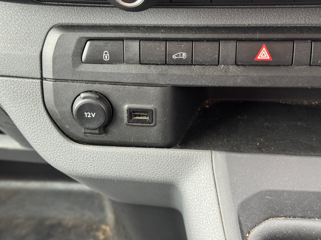 2019 Citroen DispatchMWB L2H1 Low Roof M 1000 Sensors EURO 6 — thumbnail 32 of 49