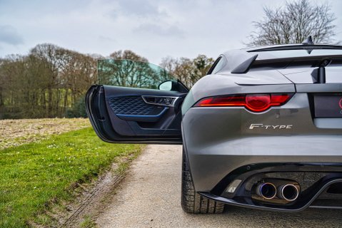 Jaguar F-Type V8 SVR 575 AWD 7