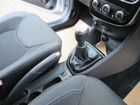Renault Clio 0.9 TCe Play Euro 6 (s/s) 5dr 18