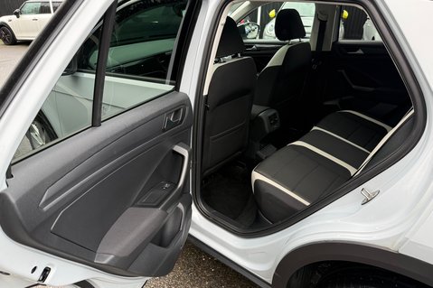 Volkswagen T-Roc SEL TSI EVO DSG -WHITE SILVER -PAN ROOF -CAMERA -WINTER PACK  28