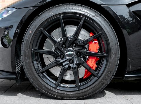 Aston Martin V8 Vantage 10