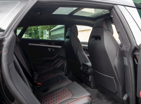 Lamborghini Urus 14